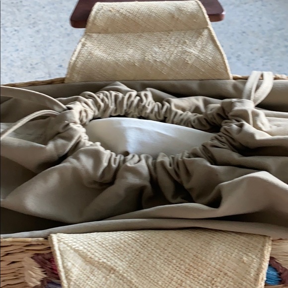 Beautiful straw tote - Picture 3 of 9